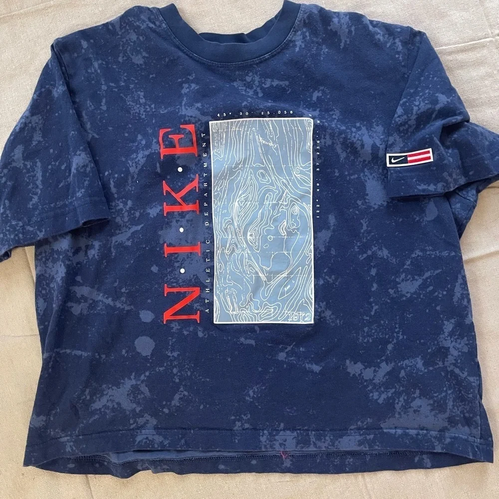 Nike box tee